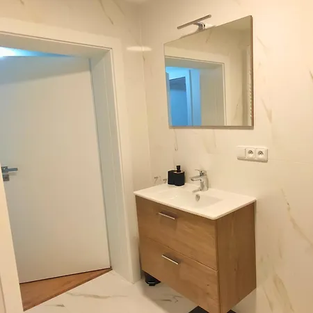 Palackeho Sady - Pohoda V Srdci Mesta Apartman